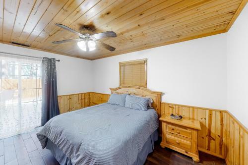 Aurora Bear Cabin