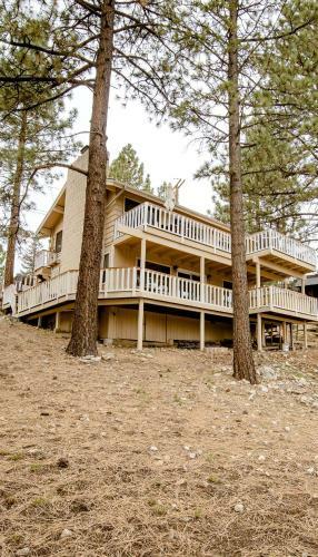 Old Hollywood Lodge-pets, Hottub-sauna, Speakeasy!