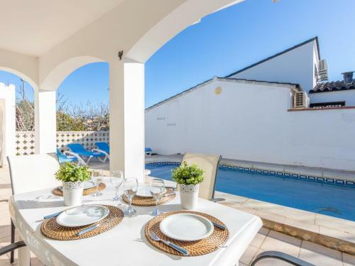 Holiday Home Erbanozi