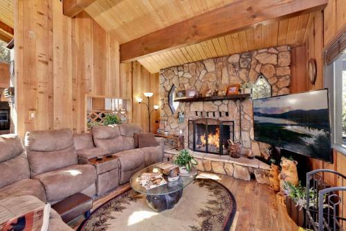 Neverland Cabin #2011 By Big Bear Vacations