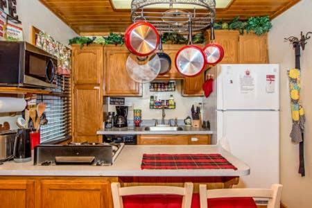 Doormat Vacation Rentals - Robinhood Retreat 2