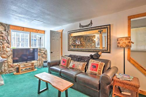 Cozy Cottage With Spacious Yard About 4 Mi To Ski!