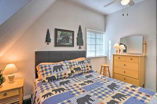 Cozy Cottage With Spacious Yard About 4 Mi To Ski!