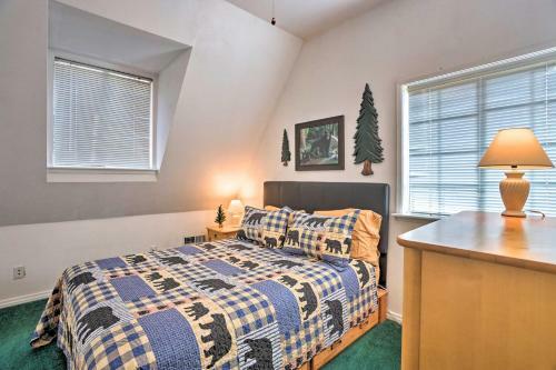Cozy Cottage With Spacious Yard About 4 Mi To Ski!