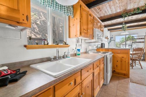 Lazy Bear Cabin