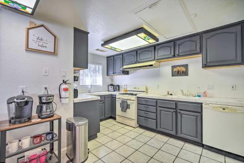 All-season Big Bear Home With Stone Fireplace!