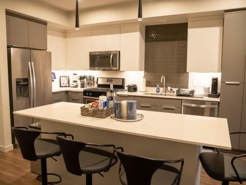 Apartamento Smart & Luxurious ~ Mins To Disney ~ Queen Beds