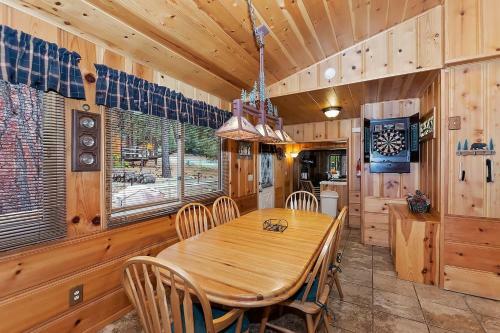 Doormat Vacation Rentals - Pine Rock Cabin