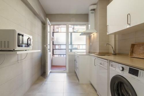 Apartamento C�modo Y Luminoso A 5 Min De La Playa