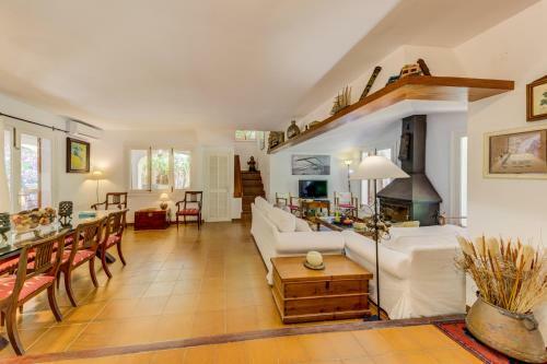 Villa Cala San Vicente - Can Botana 5