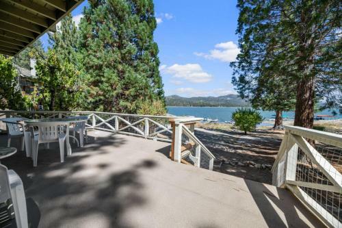 The Cottage At Sawmill Cove Lakefront