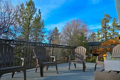 Chic Mountain Life, Close To Snow Summit Ski