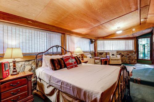 Hobbit House In Big Bear