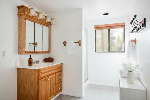 Cougar Rd - Cougar Lodge