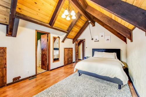 Woody's Bearfoot Cabin