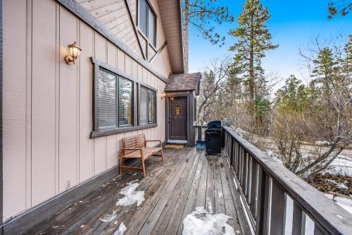 Woody's Bearfoot Cabin