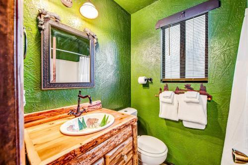 Woody's Bearfoot Cabin