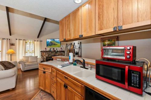 Boulder Bear - 1 Min. Walk From Boulder Bay Park!