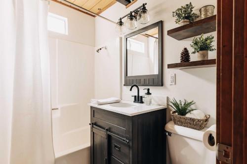 Stylish Big Bear Cabin With Deck And Fireplace!