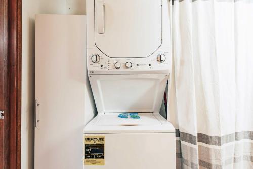 Stylish Big Bear Cabin With Deck And Fireplace!