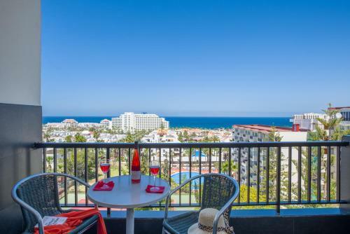 Apartamento 926 Fabulous View Of Lasamericas, Seafront Studio!