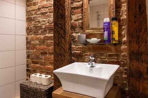 Bohemian Hideout, Old Town - Tartu Home Apartments