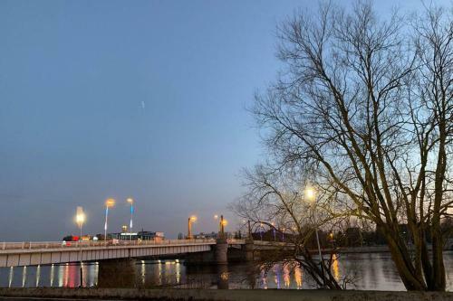 P�rnu River And Central City View Apartment