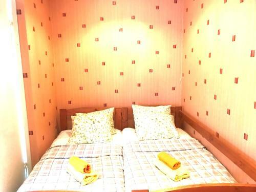 Cozy Roosi Guest Apartment 3, Free Parking