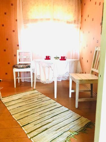 Cozy Roosi Guest Apartment 3, Free Parking