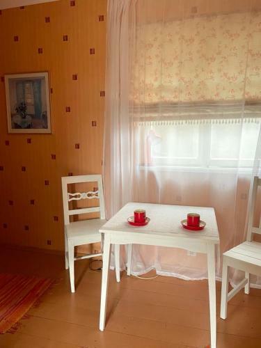 Cozy Roosi Guest Apartment 3, Free Parking