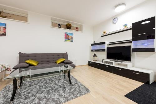 Telliskivi Apartment 16