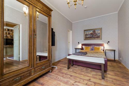 Large & Cozy Apartment In Old Town