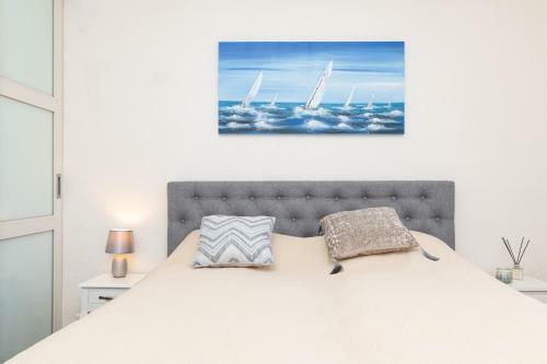 Central Gonsiori 2 Bedroom Cozy Apartment