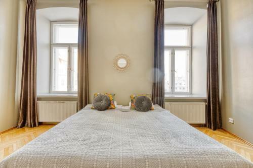 Historic Residence Apartments At Town Hall