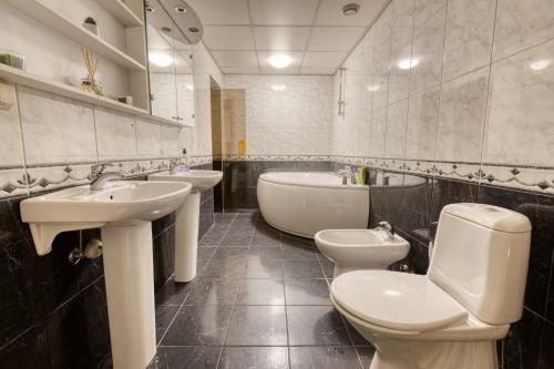 Historic Residence Apartments At Town Hall