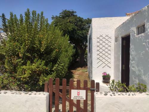 2 Bedroom Bungalow Next Yumbo Center. Free Parking