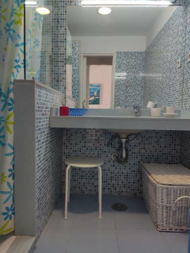 2 Bedroom Bungalow Next Yumbo Center. Free Parking