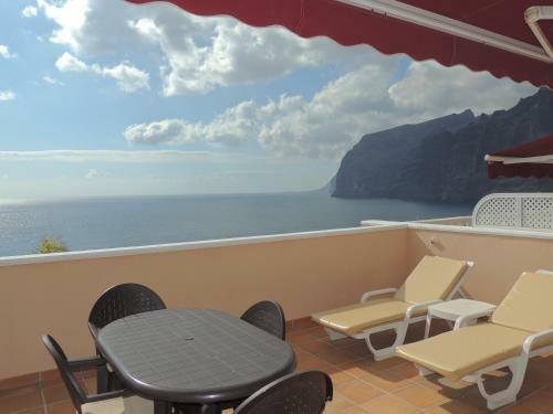 Apartamento Romantic Retreat With Marine View