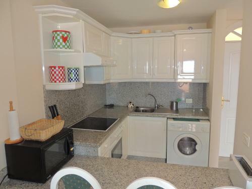 Apartamento Romantic Retreat With Marine View