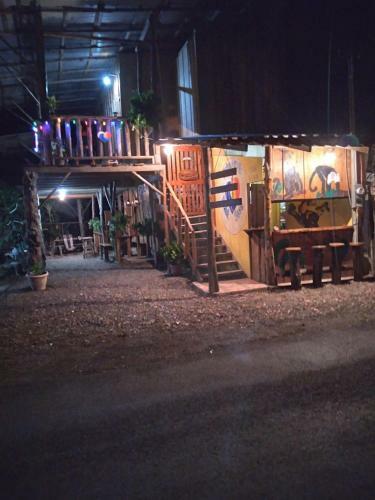 Hostal Hermosa Habitacion Rustica En Hostel