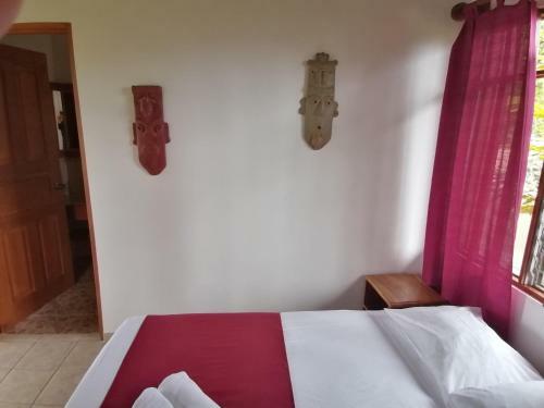 Bed & Breakfast La Ceiba Tree Lodge