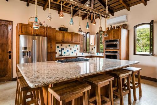 Luxury Spacious Beach Town Villa In Las Catalinas!