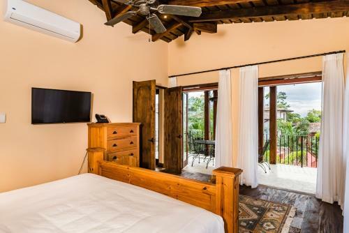 Luxury Spacious Beach Town Villa In Las Catalinas!