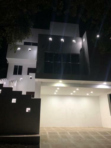White House View Beautiful Modern Beach House