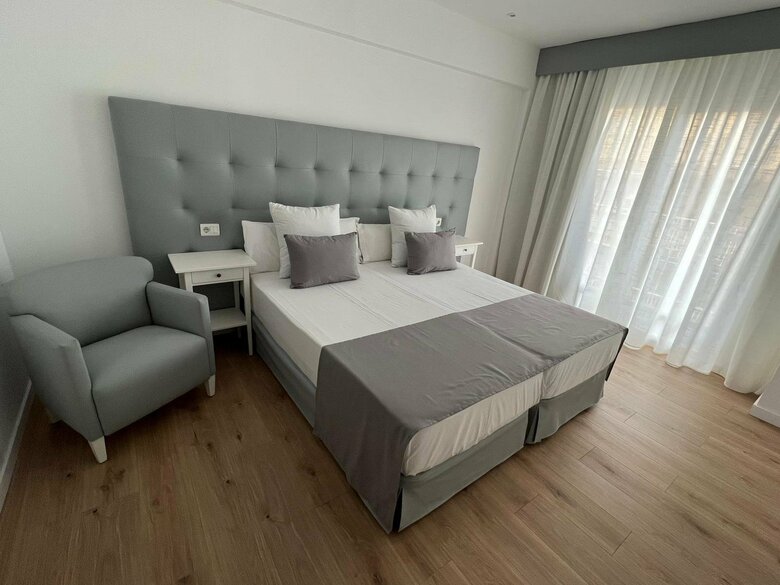 Hotel Fleming Playa Poniente By Punta 25