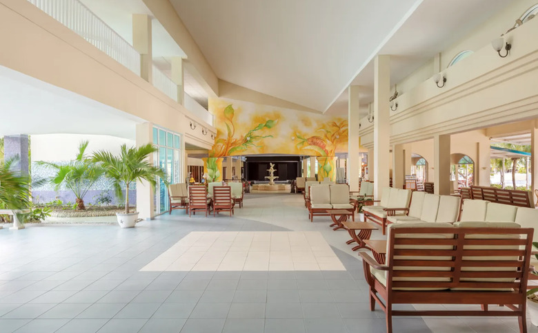 Hotel Aston Costa Verde Beach Resort