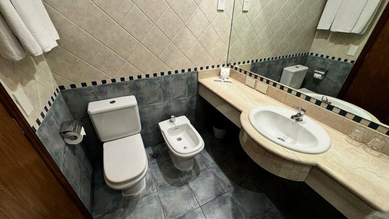 Gardi Hotel & Suites
