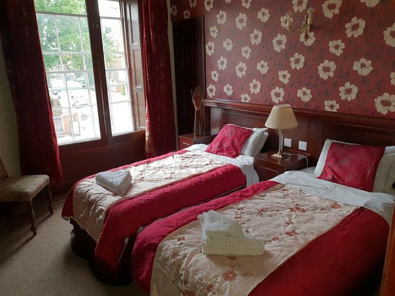 Georgian House Hotel
