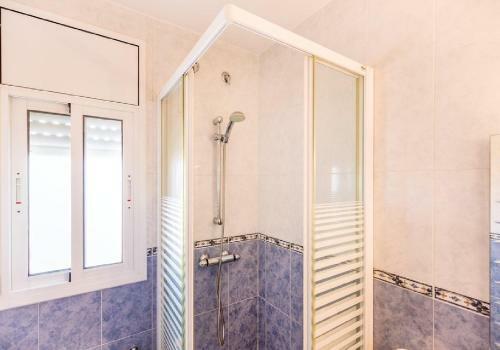 Casa Con Piscina En Miami Platja