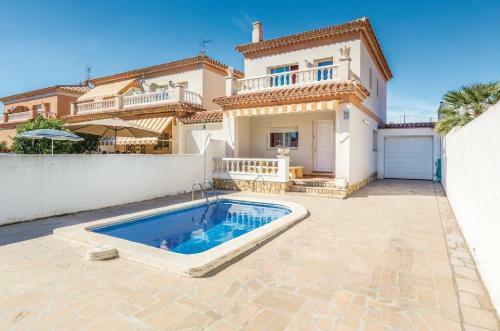 Casa Con Piscina En Miami Platja